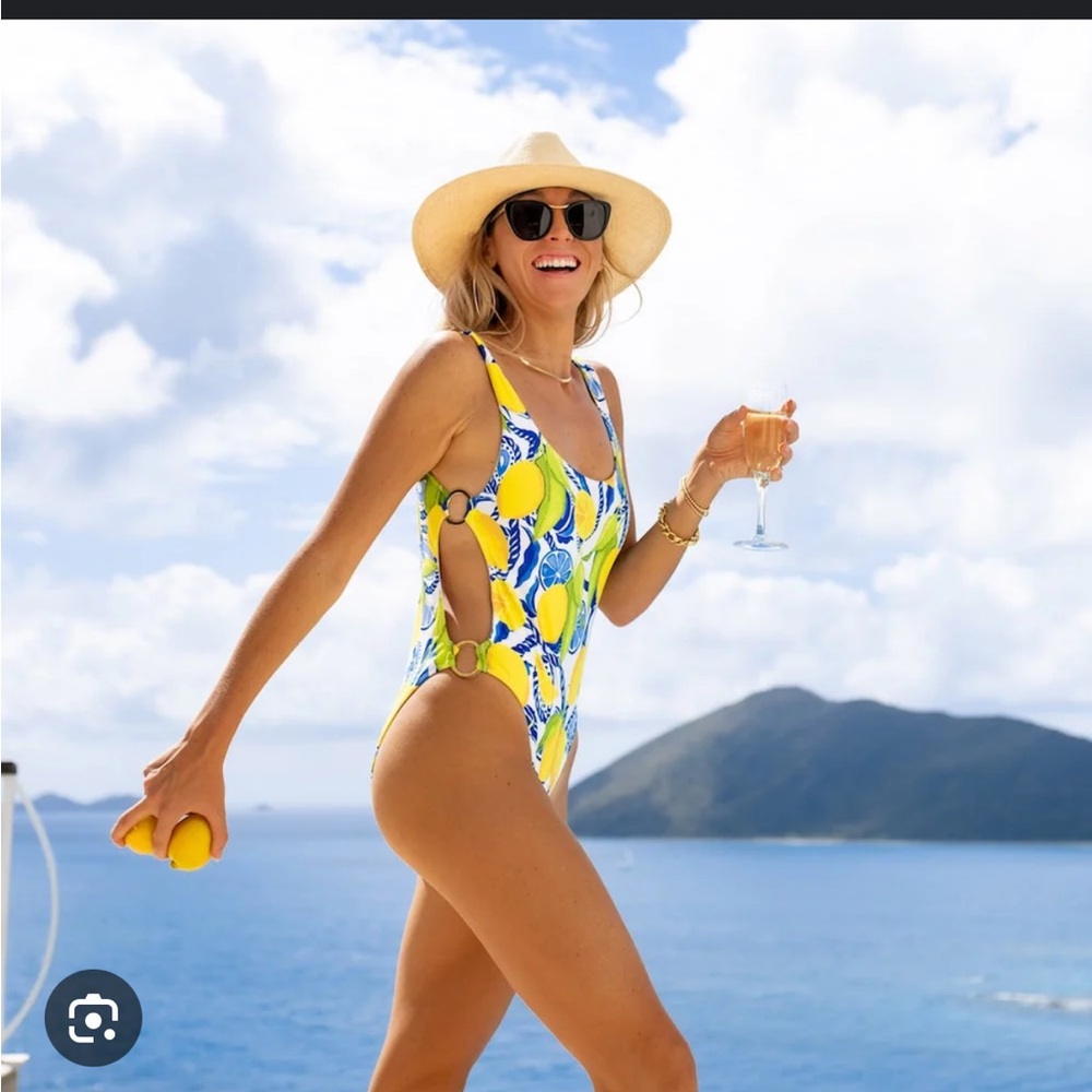 Kenny flowers lemon one piece bathing suit size large